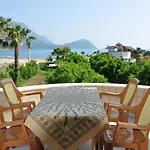 Oz Likya Pensión 3*